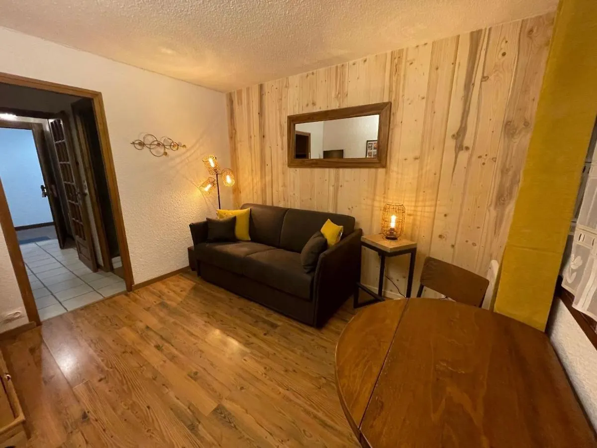 Apartment Le Choucas By Interhome Chamonix
